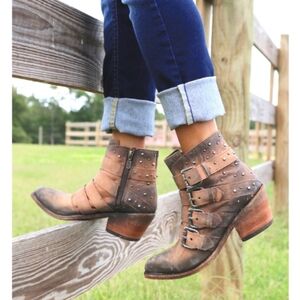 New Sz 7 rare luxury buckles tie dyed shorties